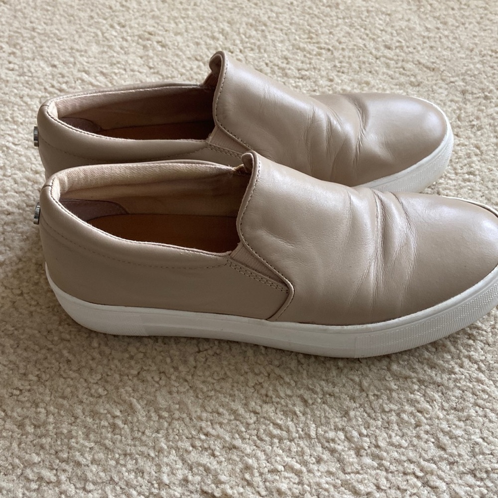 Steve Madden slide on shoes